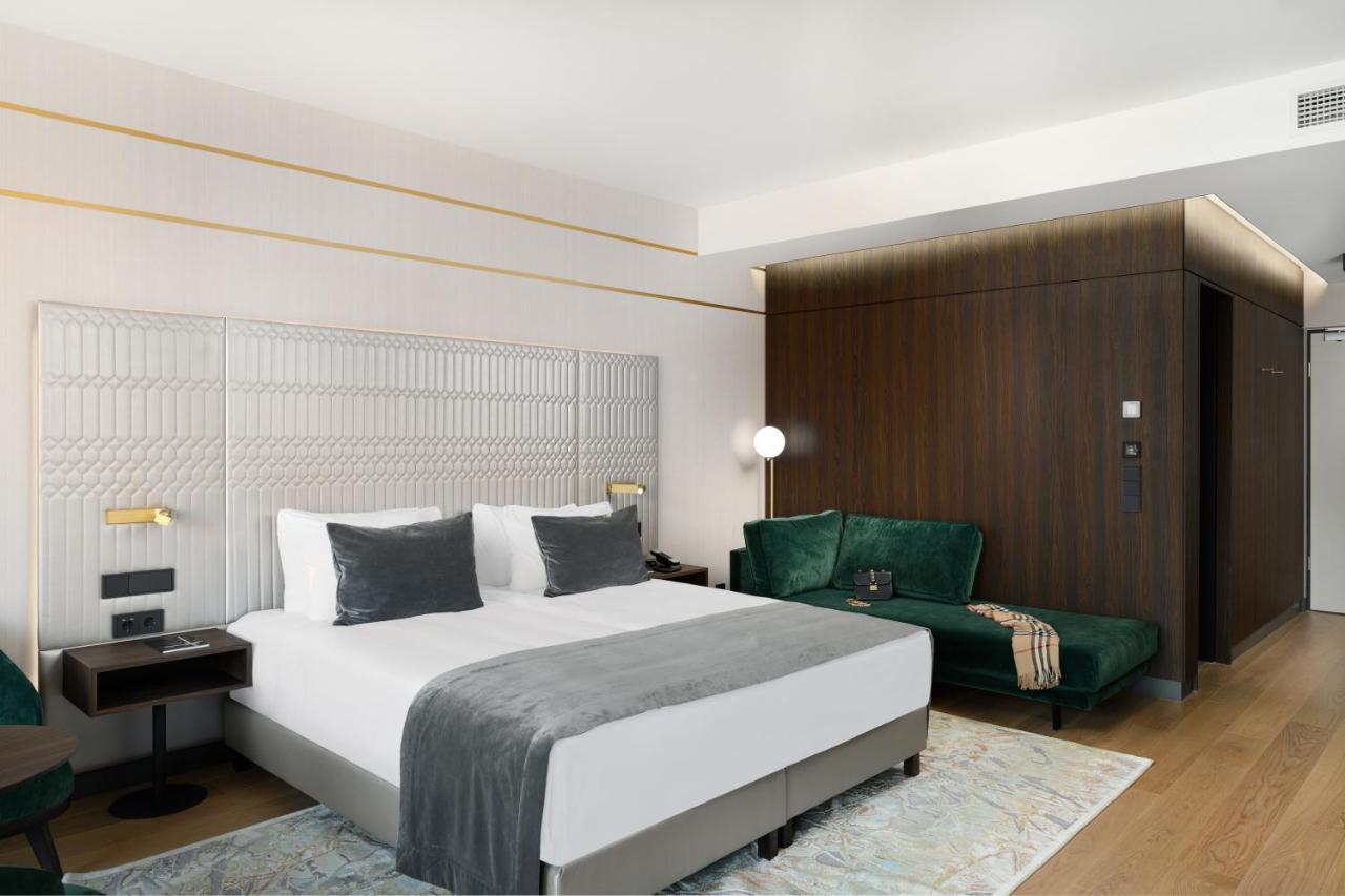Emerald Downtown Luxury Suites By Continental Group Budapest Exterior photo