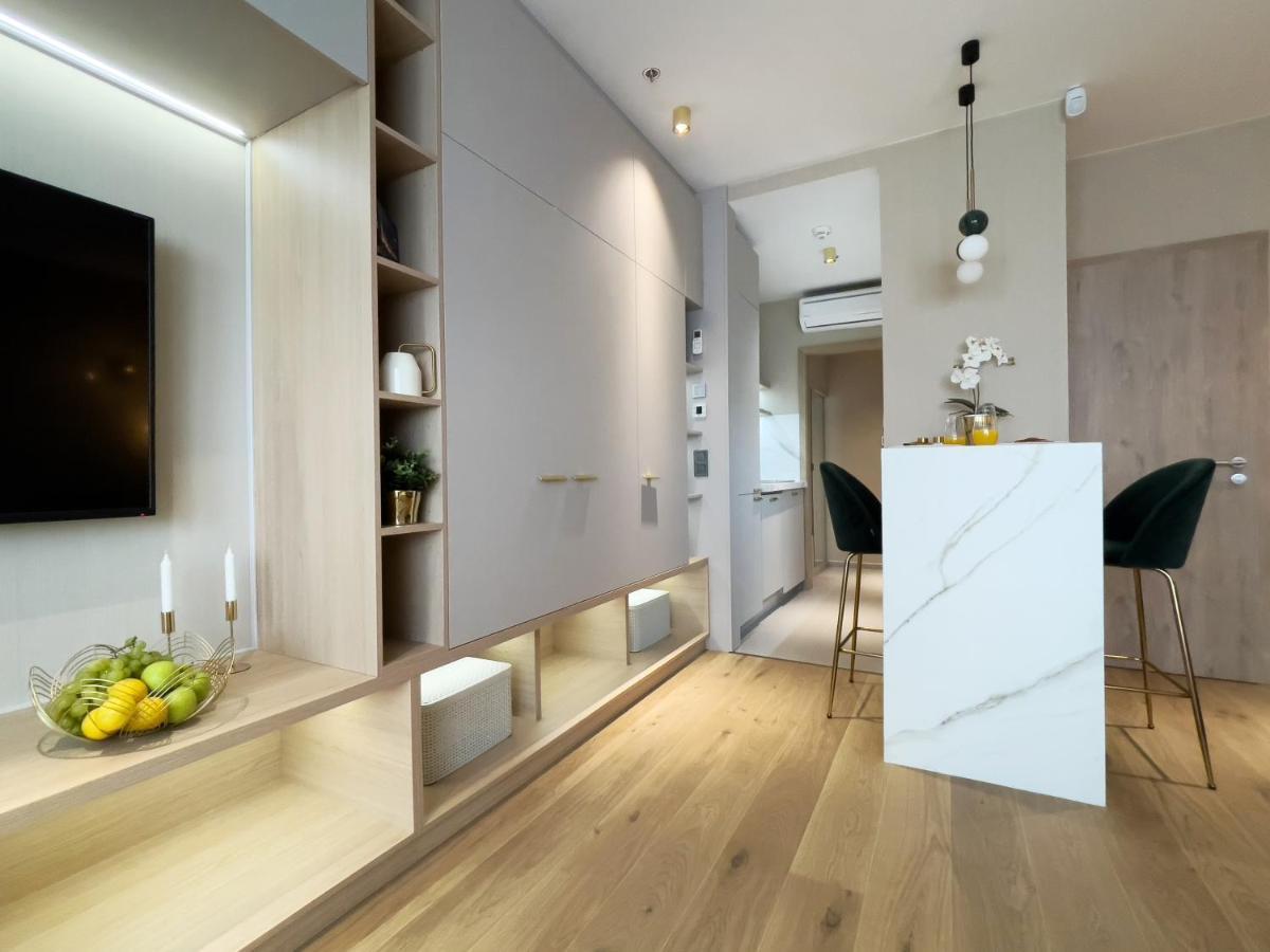 Emerald Downtown Luxury Suites By Continental Group Budapest Exterior photo