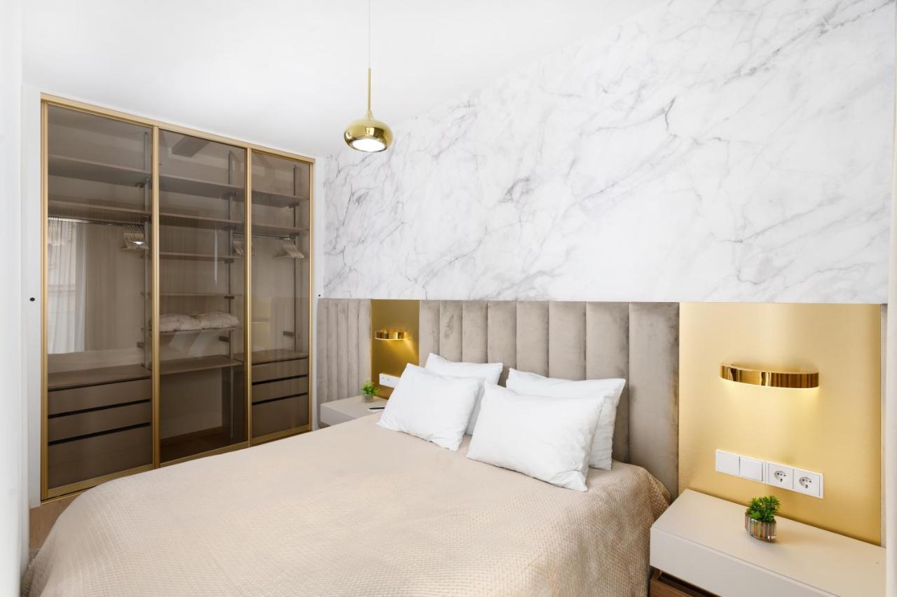Emerald Downtown Luxury Suites By Continental Group Budapest Exterior photo