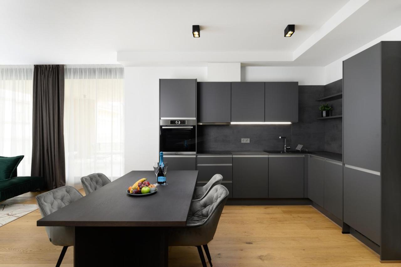 Emerald Downtown Luxury Suites By Continental Group Budapest Exterior photo