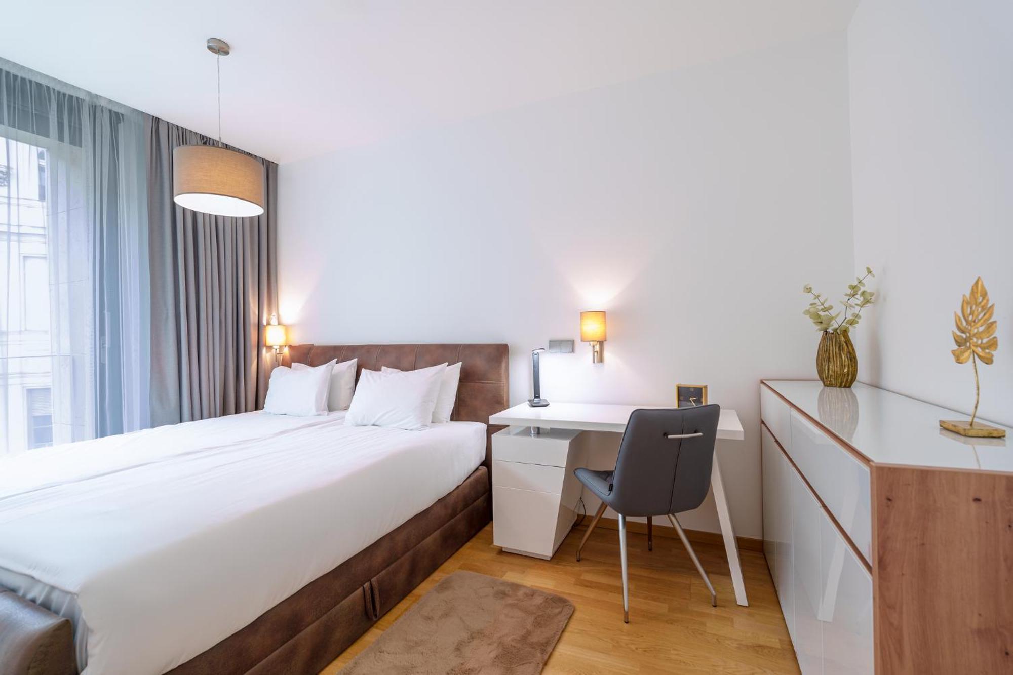 Emerald Downtown Luxury Suites By Continental Group Budapest Exterior photo