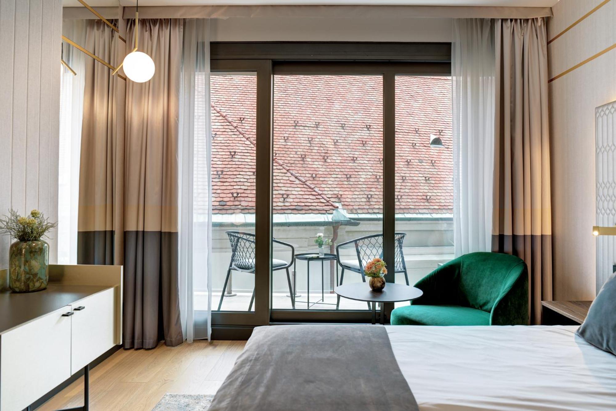 Emerald Downtown Luxury Suites By Continental Group Budapest Exterior photo