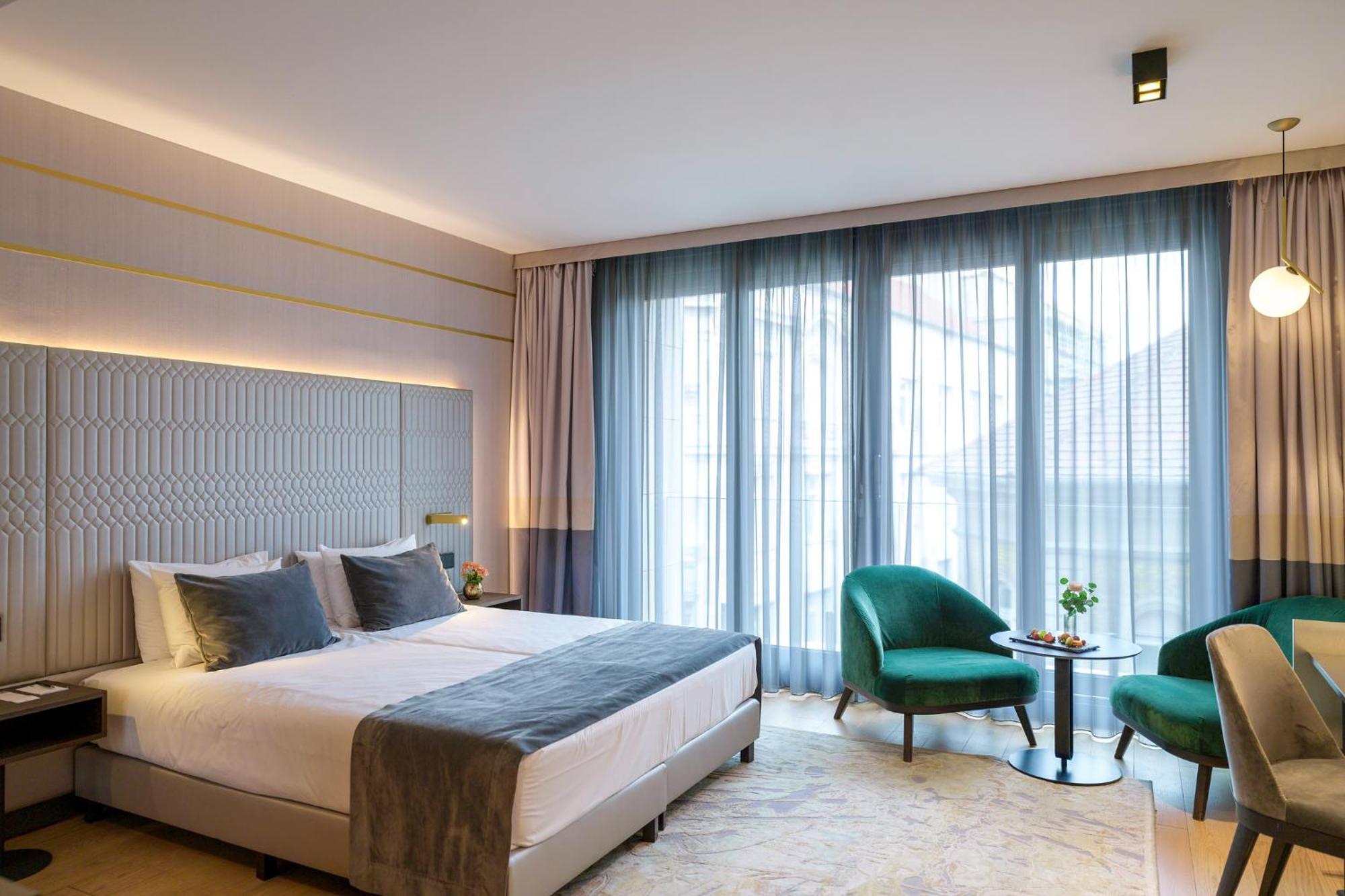 Emerald Downtown Luxury Suites By Continental Group Budapest Exterior photo